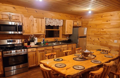 Vanderbilt Cabin | Escape to your cozy 2-bedroom retreat in Vanderbilt