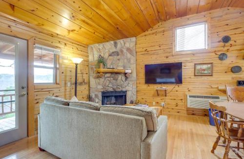 Eureka Springs House | Eureka Springs Cabin on 9+ Acres: Community Perks!