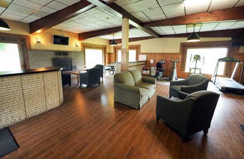 Cadillac Hotel | Evergreen Resort