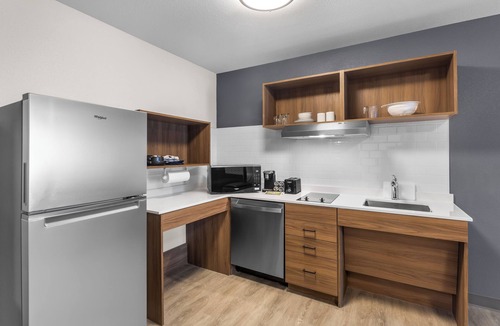 Fort Bay Hotel | Everhome Suites Panama City Beach