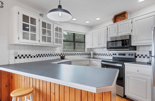 Townsend Ski Chalet | Everview 3 BR 3 BATH Spectacular Mountain Views Firepit, Wi-Fi, Free Pool Access