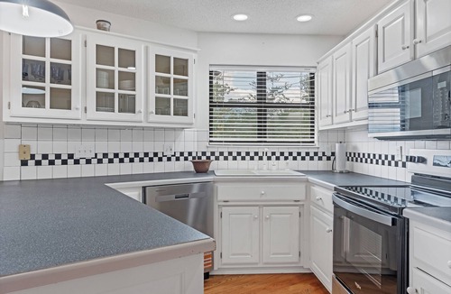 Townsend Ski Chalet | Everview 3 BR 3 BATH Spectacular Mountain Views Firepit, Wi-Fi, Free Pool Access
