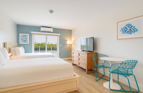 Islamorada Hotel | Everything You Need For The Perfect Vacation! 3 Convenient Units, FREE Parking!