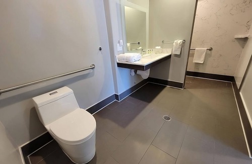 Newhall Hotel | Excellent Choice! Minutes to Pruneridge Golf Club! With FREE Parking!