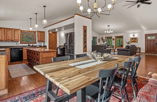Jacksonport Cottage | Exceptional ! Minutes from Jacksonport/Lake Mich Beach - Book Summer 2024 Now!