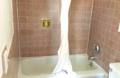 Lakeview Hotel | Executive Inn & Suites