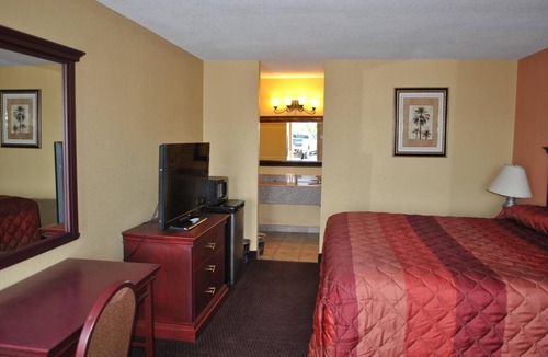 Brookshire Hotel | Executive Inn