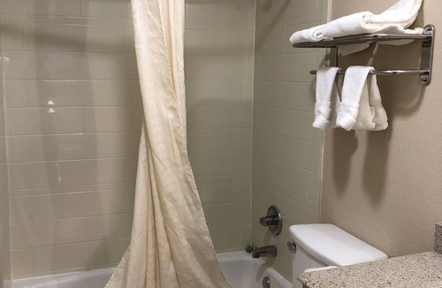 Ira Hotel | Executive Inn