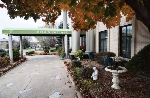 Edina Hotel | Executive Queen Room in Minneapolis Boutique Hotel