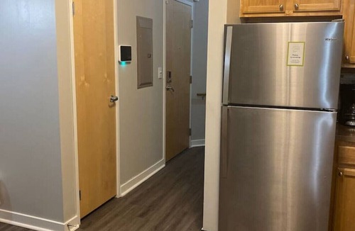 Wholesale District Apartment | EXECUTIVE STAY+KING BED+WIFI+W/D+PETS