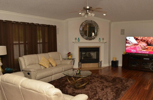 Ferry Pass House | Executive Style Florida Home looking for a Family***FREE HIGHSPEED WI-FI & Cable