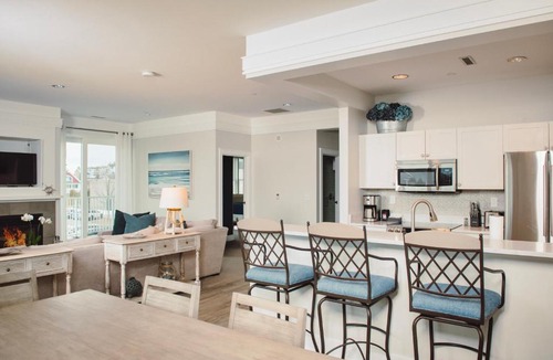 Bay Harbor Apartment | Experience comfort in Bay Harbor at Nautical Dream 220, a spacious 3-bedroom condo.