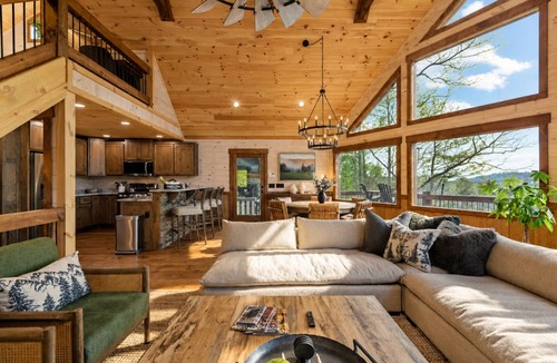 Natures Courtyard Cabin | Experience Rustic Elegance Hot-Tub Pool-Table Sunset Views Secluded