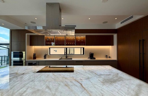 Key Largo House | Experience the ultimate Florida Keys getaway in this modern waterfront estate