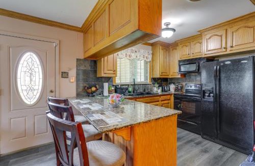 Scotlandville House | Explore Baton Rouge! Cozy Retreat w/Private Yard