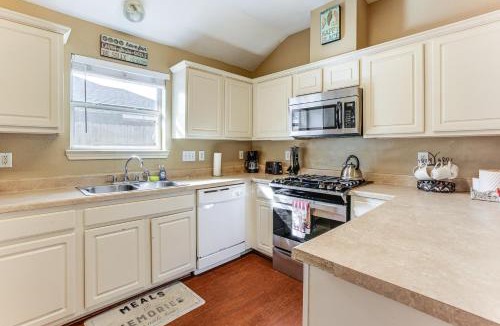 Spring House | Explore Houston & Beyond! Spring Home w/Backyard