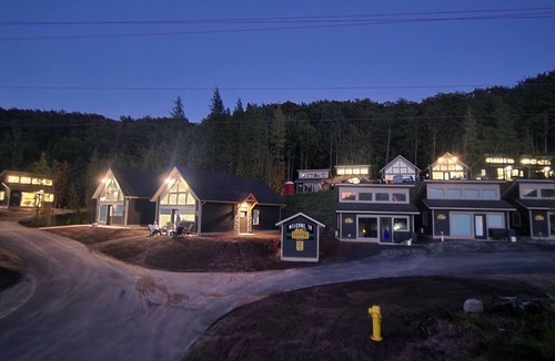 Munising Ski Chalet | EXPLORE Munising Studio Suite 116