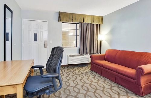 Ingleside Hotel | Explore Port Aransas + King Bed, Outdoor Pool, Free Breakfast