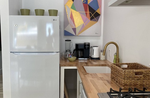 Harbert Apartment | Explore WithInn-Relaxation Centrally Located to Beaches and Walkable Restaurants