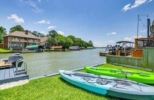 Walden on Lake Conroe House | Exquisite Canal-Front Home: Access to Lake Conroe!
