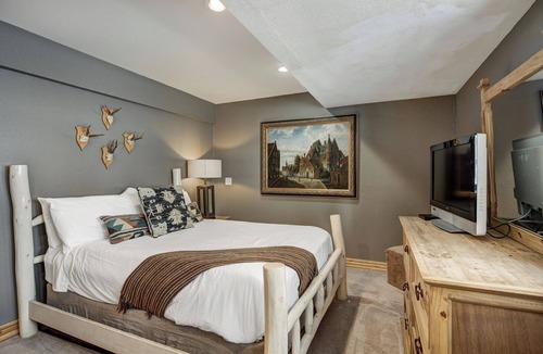 Blue River Cabin | Exquisite Mountain Luxury- Aspen Meadow Lodge!