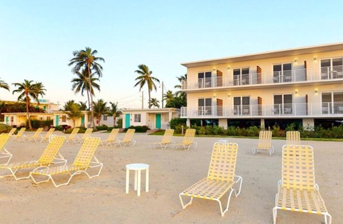 Islamorada Apartment | Exquisite Unit w/Balcony and Kitchenette! Pool, Bike Rental, Breakfast Included