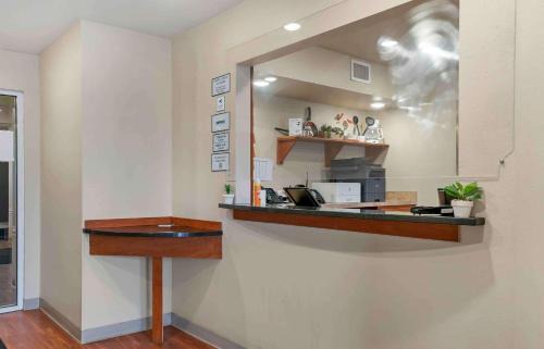 Wyoming Hotel | Extended Stay America Select Suites - Grand Rapids - Wyoming