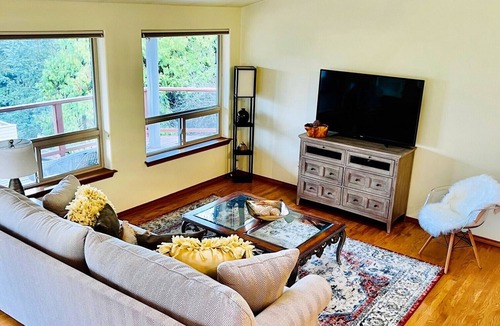 Sudden Valley House | Extremely Spacious Modern House with Amazing Amenities.