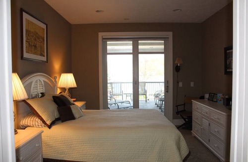 Pentwater Condo | Fabulous Two-Bedroom Condo In The Heart Of Downtown Pentwater, Michigan