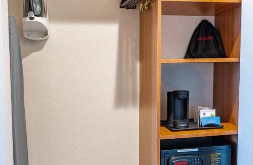 Queens Hotel | Fairfield Inn by Marriott JFK Airport