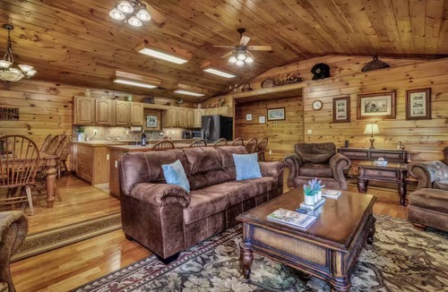 Clyde Cabin | Fall into this Hidden Valley Cabin Retreat in Clyde