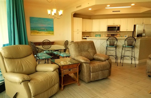 Orange Beach Condo | FALL VACAY OCT 16 - NOV 7, DEC, POOL, LAZY RIVER, FREE BOAT SLIP