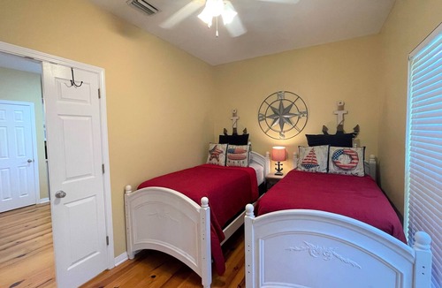 Fort Morgan Cabin | Fall/Winter Dates Available-The Rookery-3 bed-2 bath-sleeps 6