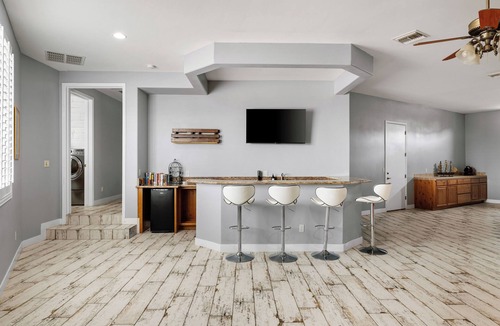 Phoenix House | Falling Star | New River w/Pool + Hot Tub + Ping Pong + Views