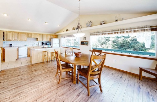 Cape Meares House | Family Friendly Coastal Home with Free WiFi Washer Dryer and Easy Beach Access