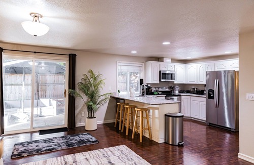 Vancouver House | Family-Friendly Home with Hot Tub and BBQ
