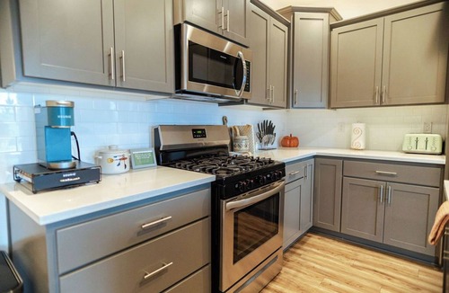 Salem House | Family Friendly Townhome w Game Room, King Beds, South Salem