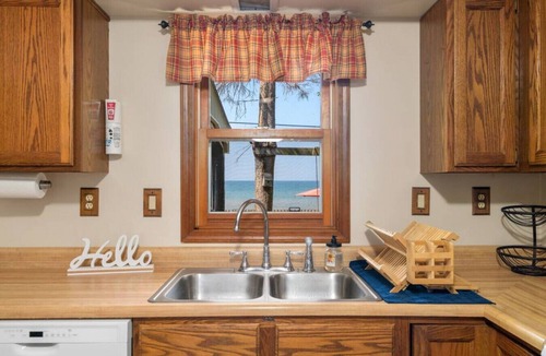 Millersburg House | Family Friendly Waterfront Wonderland