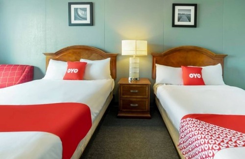 Jennings Hotel | Family-Sized Double Room: Two Beds, Free Wi-Fi, Near I-10/Crowley!