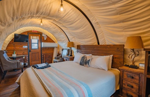 Virgin Cabin | Family Wagon Grafton #32 w/King Bed, 2 BB Fire Pit & BBQ Grill