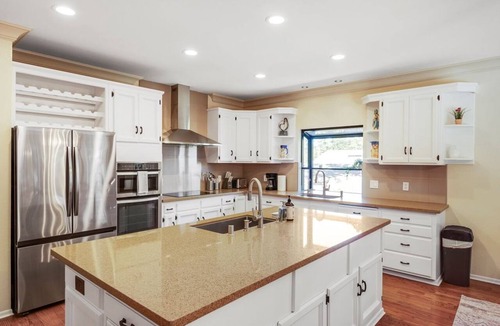 Del Monte Forest House | Fantastic and private pebble beach