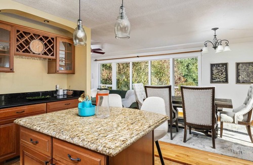 Pleasant Valley House | Fantastic Southeast Retreat, Just Above Johnson Creek, Pet Friendly, Huge Deck & Yard w/ Fire-Table