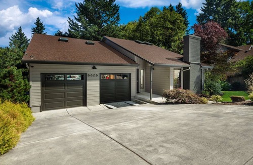 Rosemont Summit House | Fantastic West Linn Home w/Huge Gorgeous Deck, Ping Pong Table, 11 Miles to Portland