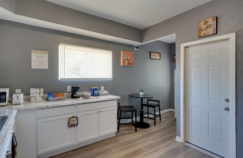Milwaukee House | Fenced Yard! Spacious Home, 4 Mi to Dtwn Milwaukee