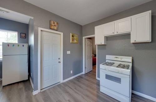 Milwaukee House | Fenced Yard! Spacious Home, 4 Mi to Dtwn Milwaukee