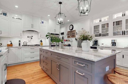 South Haven House | Fern Creek | Walk to Beach | Private Pool, Hot Tub, Fire Pit, Chess | Dogs