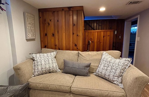 Ferndale Apartment | Ferndale Oasis-Walk to Downtown Ferndale-close to all action