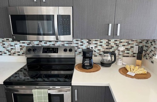 Hell's Kitchen Apartment | MAJOR INTERNATIONAL SPORTING EVENT,Clean,King bed apt,Manhattan,Walk to Time Square, Broadway,Central Park