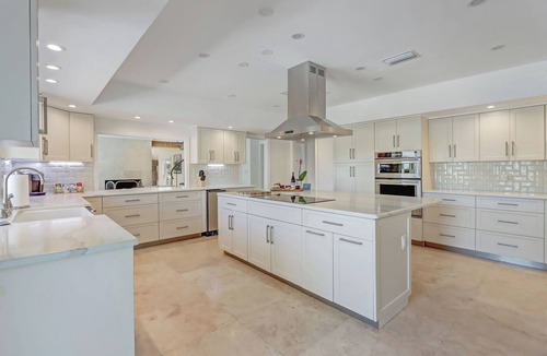 Lighthouse Point House | FIFA Perfect | Solara: Waterfront Estate, Pool, Dock, Private Guest Suite