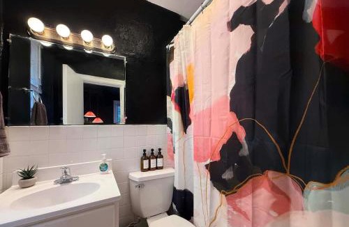 Gayborhood Apartment | Fifa Walkable King Bed Full Kitchen Central Apartment